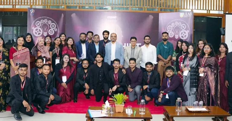 ইউল্যাবে মার্কেটিং সামিটে অংশগ্রহণকারীরা